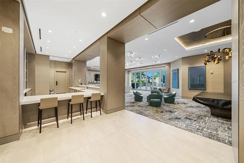 111 S Pineapple Avenue Sarasota FL 34236