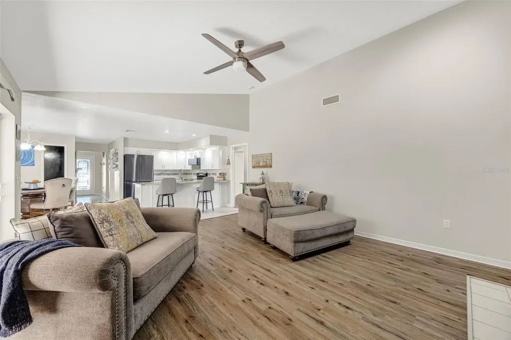 3006 Sprawling Oaks Place Valrico FL 33596