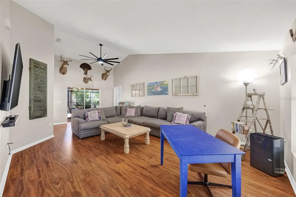 3006 Sprawling Oaks Place Valrico FL 33596