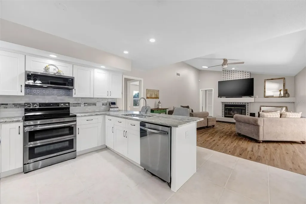 3006 Sprawling Oaks Place Valrico FL 33596