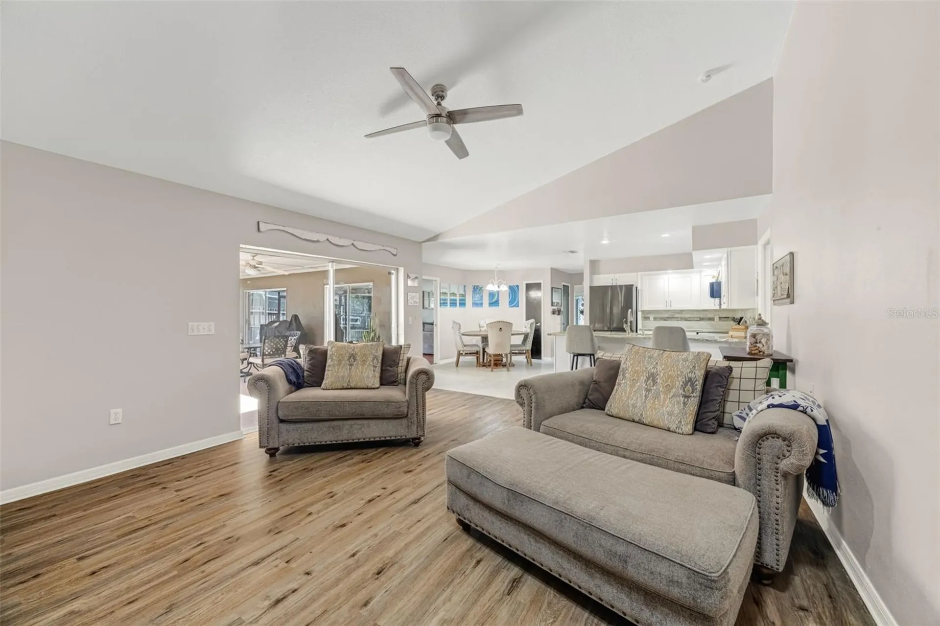 3006 Sprawling Oaks Place Valrico FL 33596
