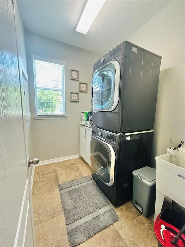 1033 Fountain Coin Loop Orlando FL 32828