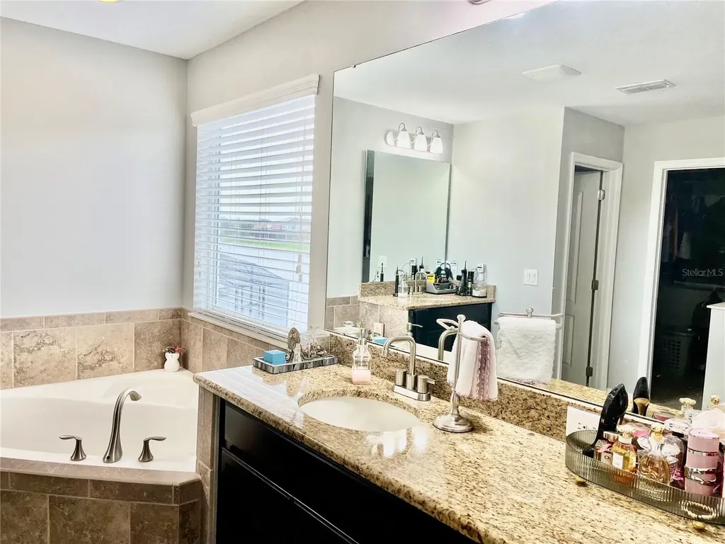1033 Fountain Coin Loop Orlando FL 32828