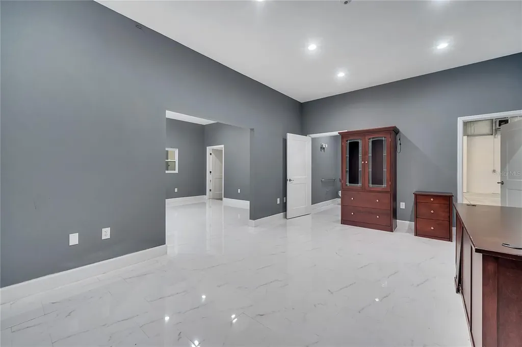 560 Barry Street Orlando FL 32808
