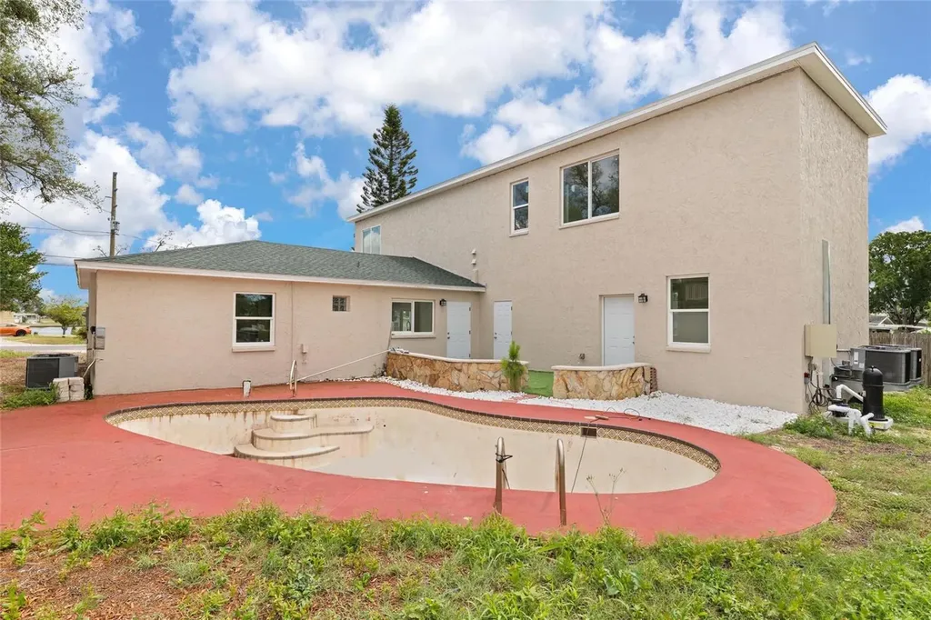 743 Bayshore Drive Tarpon Springs FL 34689