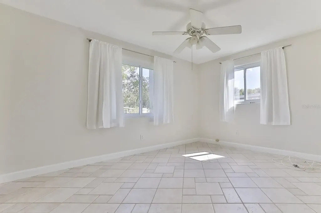 480 Carolyn Street New Smyrna Beach FL 32168