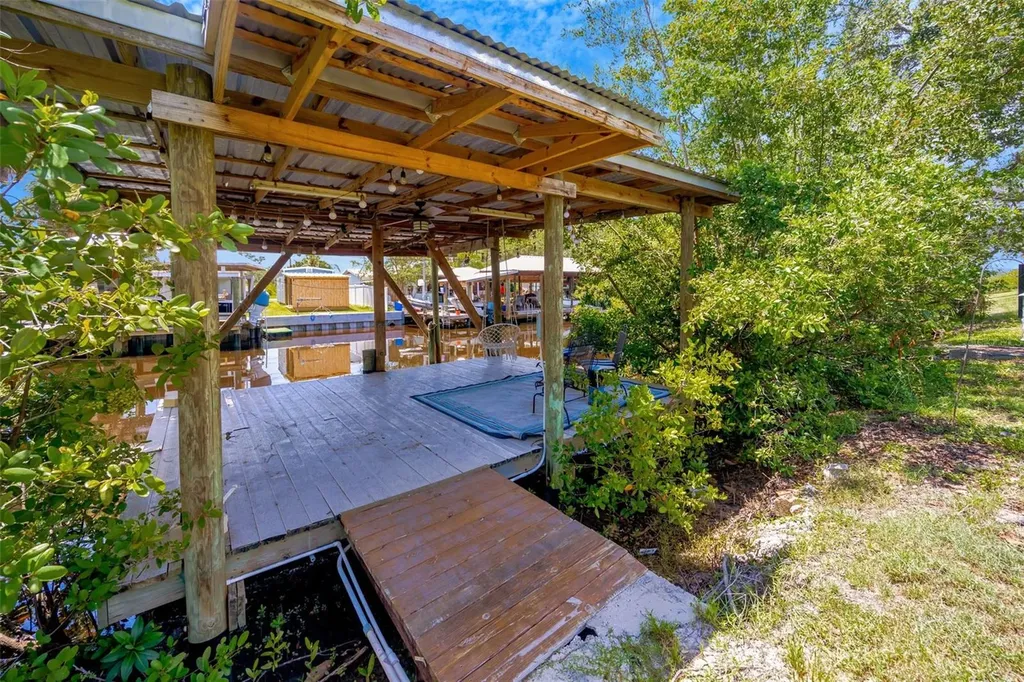 9935 River Drive Gibsonton FL 33534