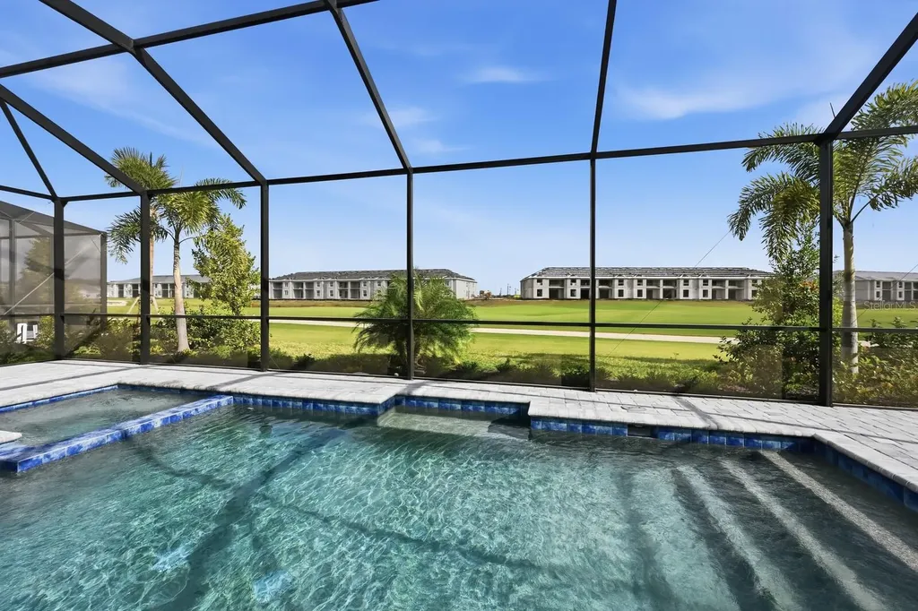 5543 Lightning Whelk Lane Bradenton FL 34211