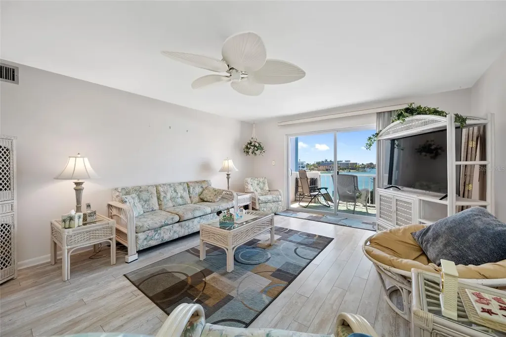 285 107th Avenue Treasure Island FL 33706