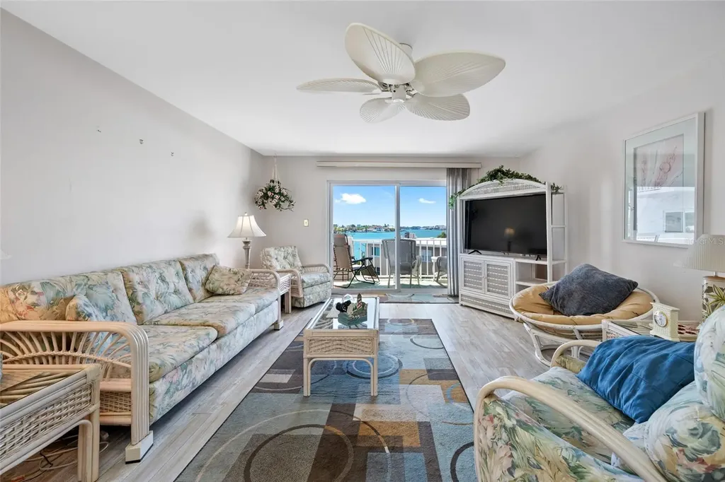 285 107th Avenue Treasure Island FL 33706