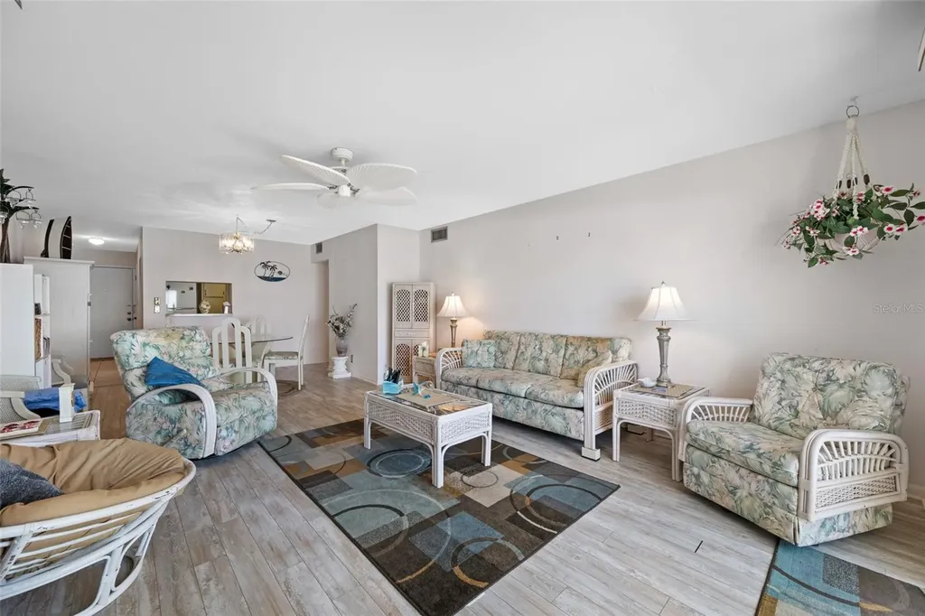 285 107th Avenue Treasure Island FL 33706