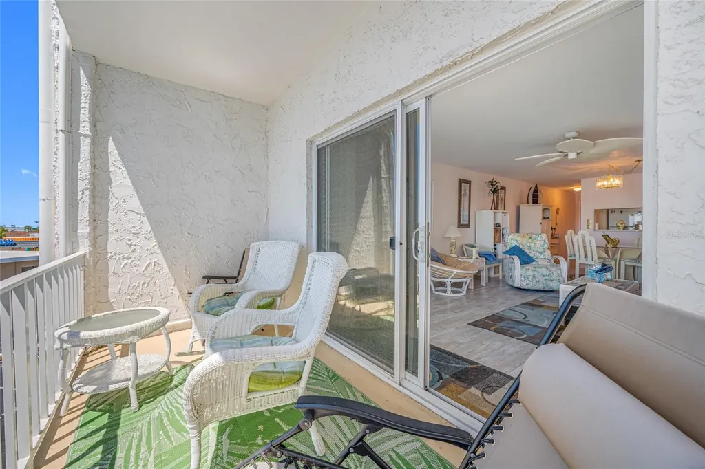 285 107th Avenue Treasure Island FL 33706