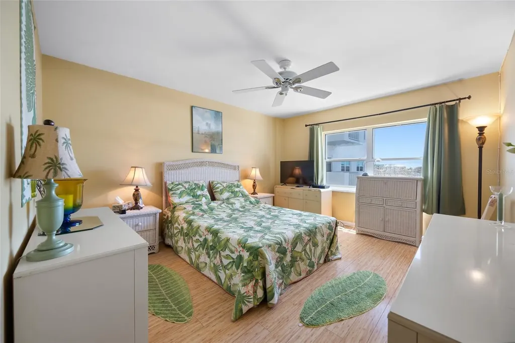 285 107th Avenue Treasure Island FL 33706