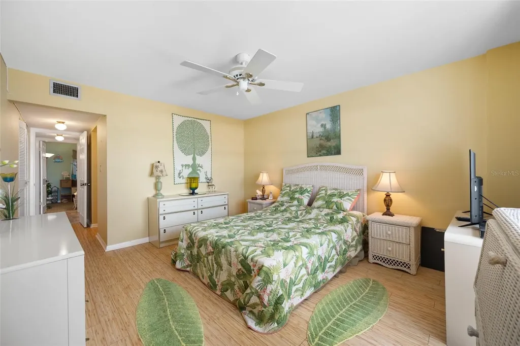 285 107th Avenue Treasure Island FL 33706