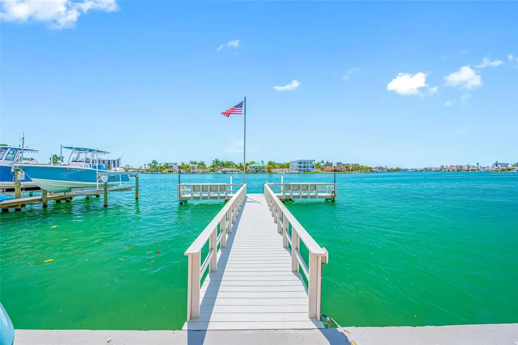 285 107th Avenue Treasure Island FL 33706