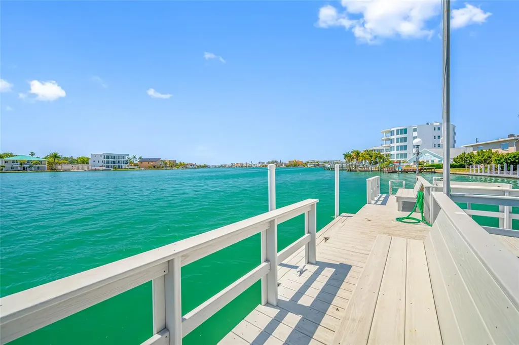 285 107th Avenue Treasure Island FL 33706