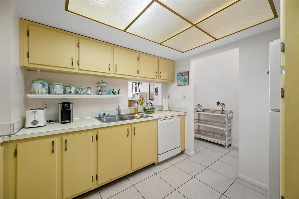 285 107th Avenue Treasure Island FL 33706