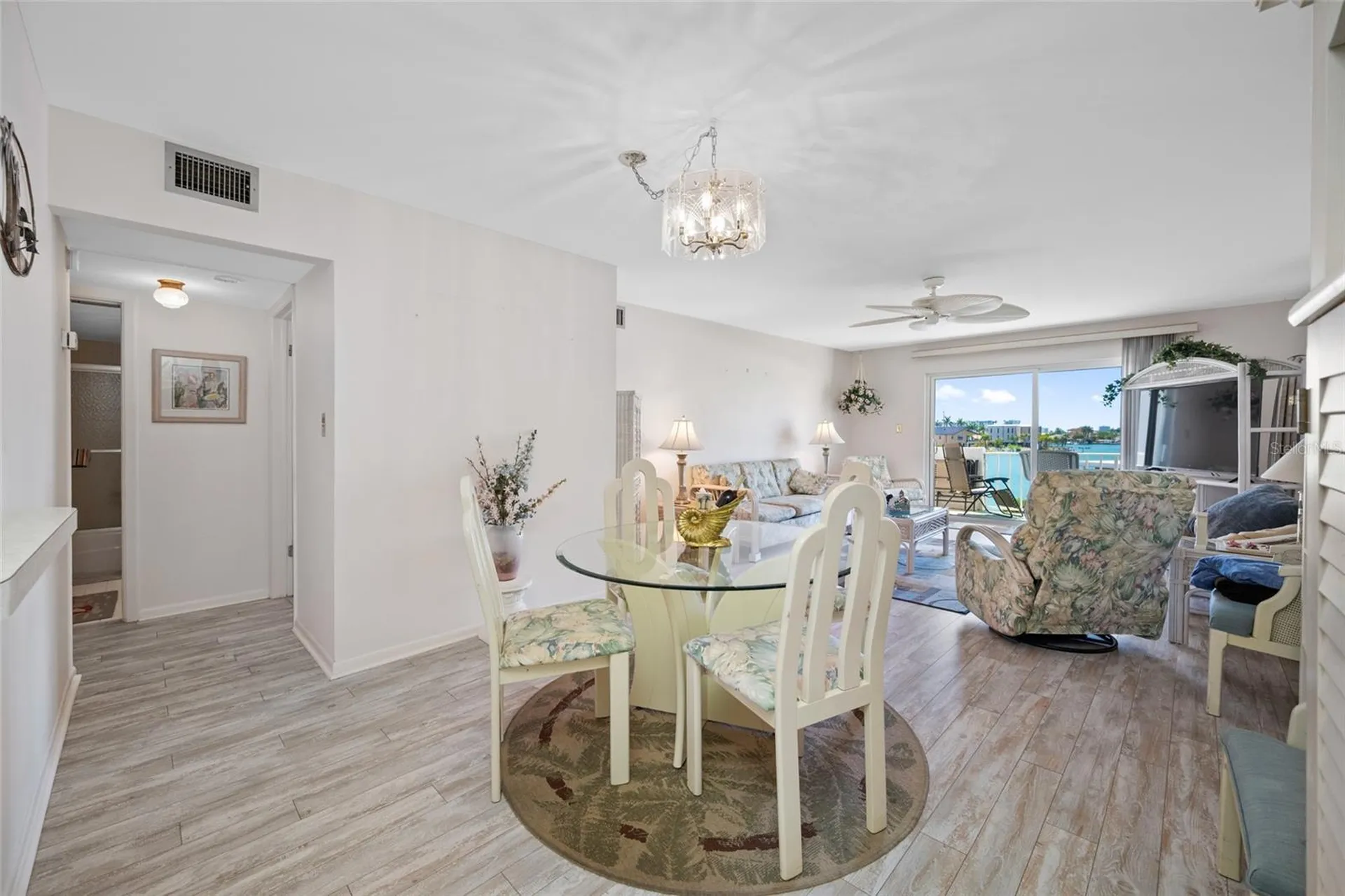 285 107th Avenue Treasure Island FL 33706