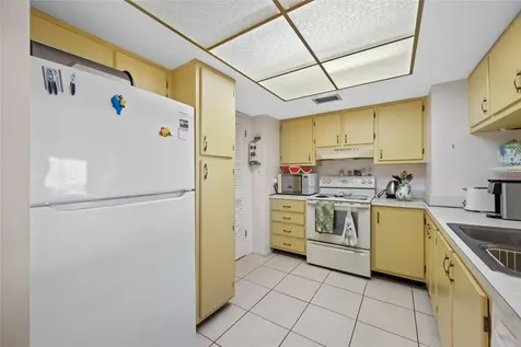 285 107th Avenue Treasure Island FL 33706