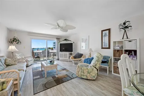 285 107th Avenue Treasure Island FL 33706