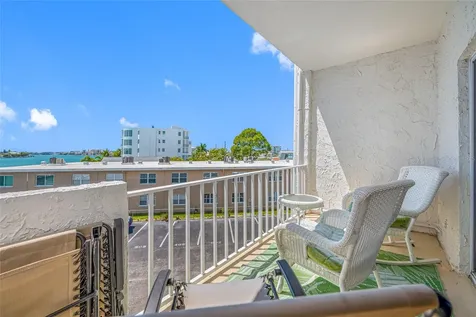 285 107th Avenue Treasure Island FL 33706