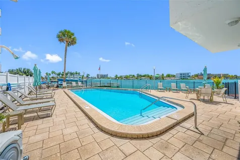 285 107th Avenue Treasure Island FL 33706