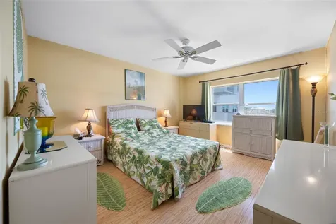 285 107th Avenue Treasure Island FL 33706