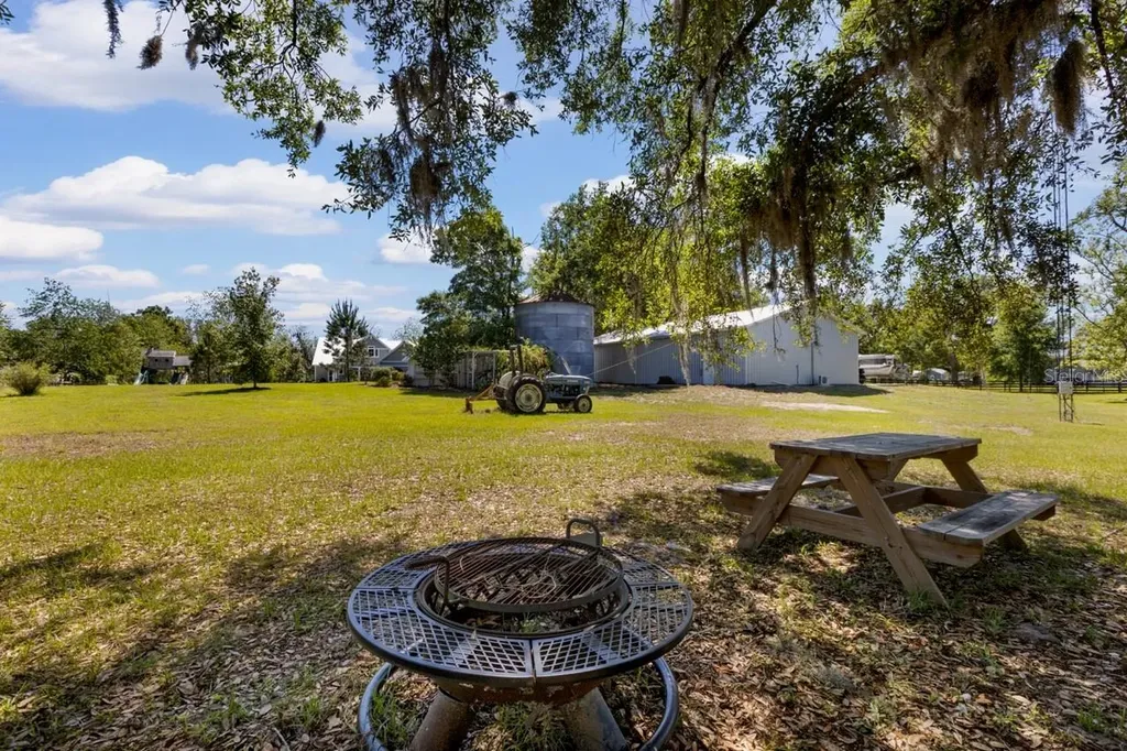 4821 SW 53rd Terrace Trenton FL 32693