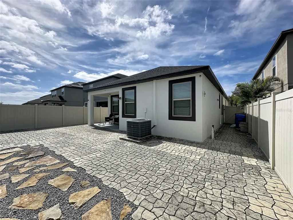 9633 Ivory Drive Ruskin FL 33573