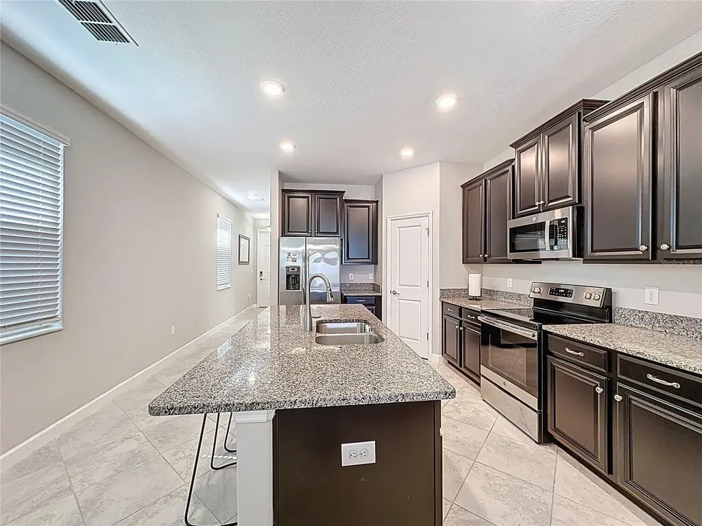 9633 Ivory Drive Ruskin FL 33573