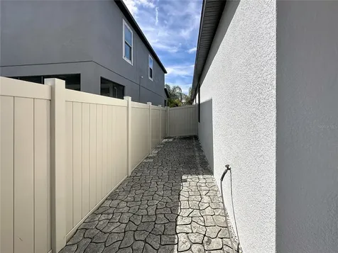 9633 Ivory Drive Ruskin FL 33573