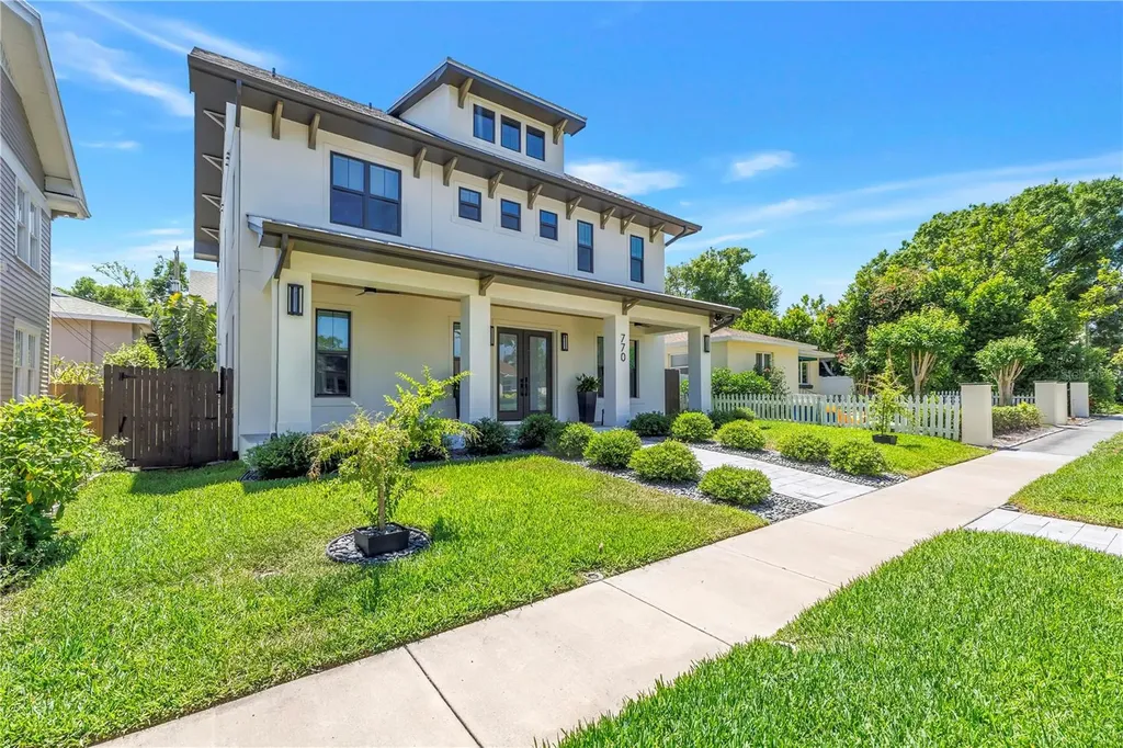 770 21st Avenue N St Petersburg FL 33704