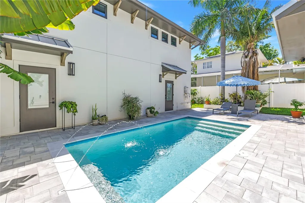 770 21st Avenue N St Petersburg FL 33704