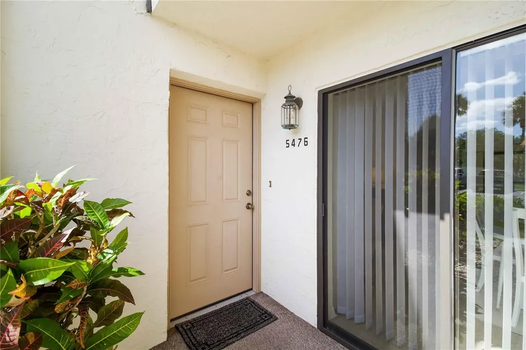 5476 Swift Road Sarasota FL 34231