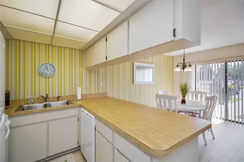 5476 Swift Road Sarasota FL 34231