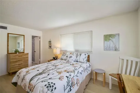 5476 Swift Road Sarasota FL 34231