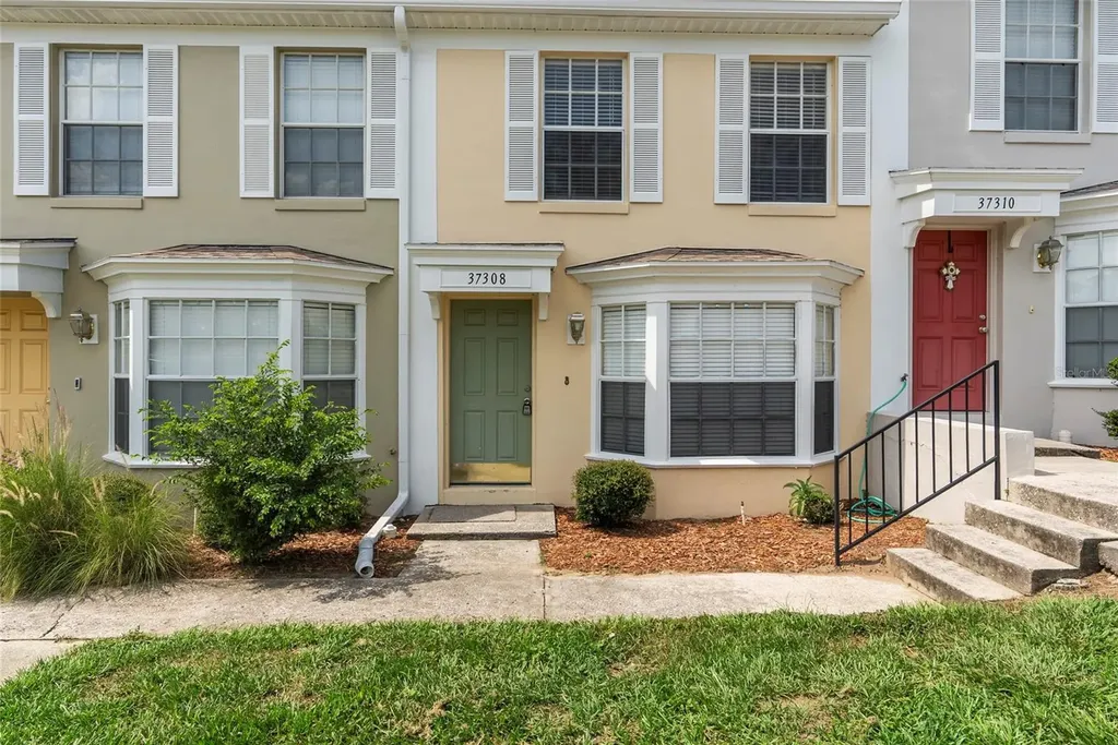 37308 Embassy Park Lane Dade City FL 33525