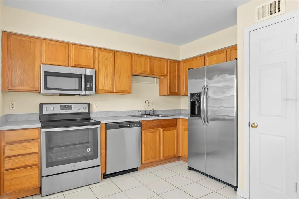 37308 Embassy Park Lane Dade City FL 33525