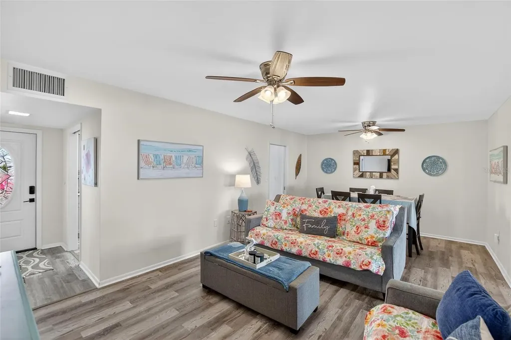 809 Oakmont Avenue Sun City Center FL 33573