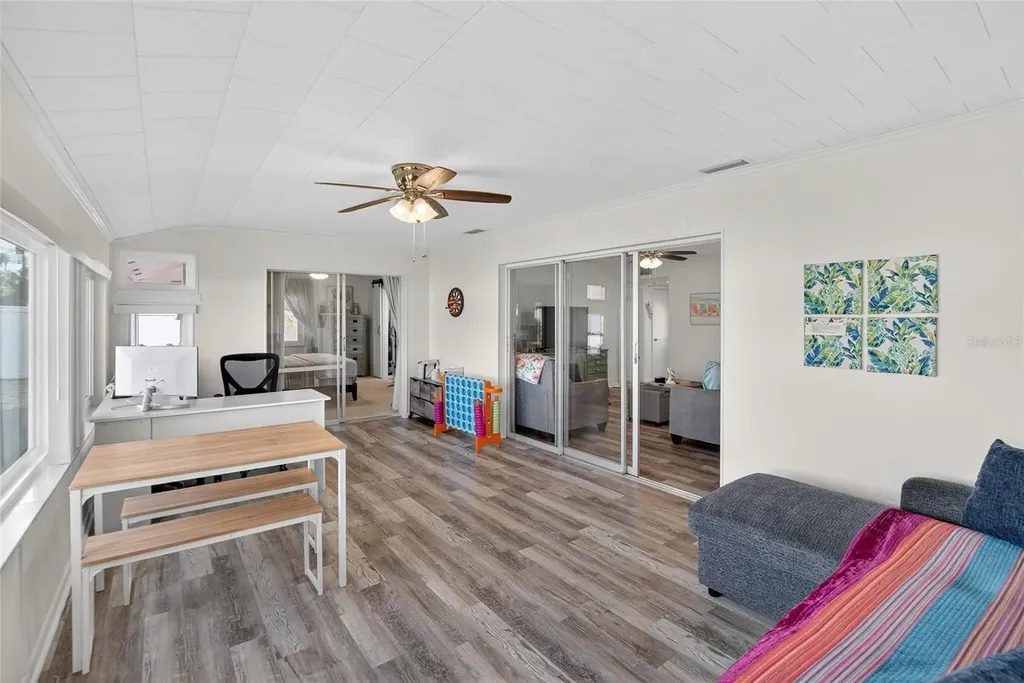 809 Oakmont Avenue Sun City Center FL 33573