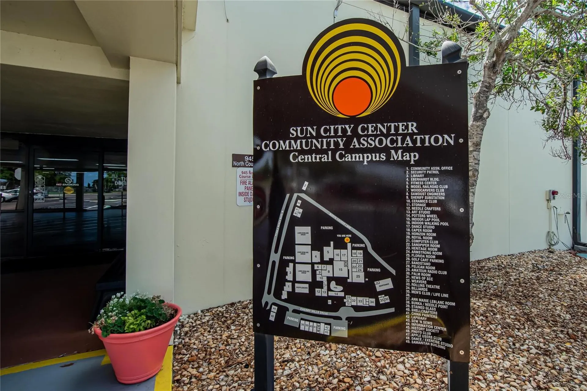 809 Oakmont Avenue Sun City Center FL 33573