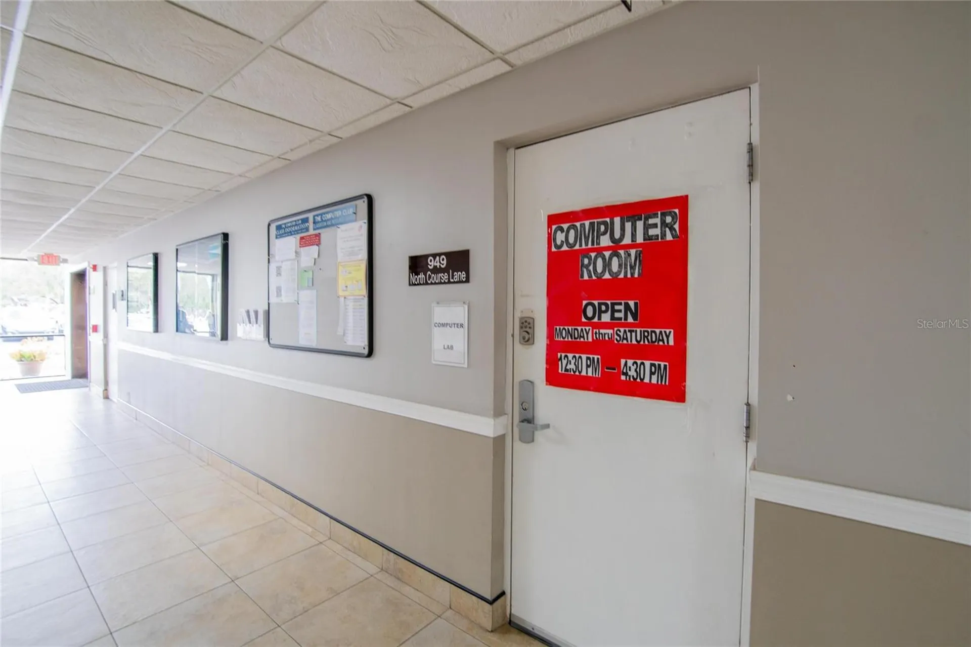 809 Oakmont Avenue Sun City Center FL 33573