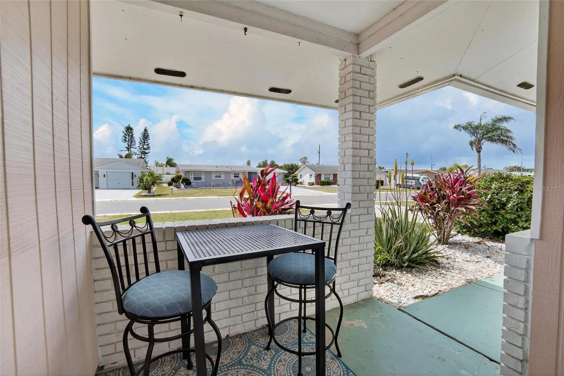 809 Oakmont Avenue Sun City Center FL 33573
