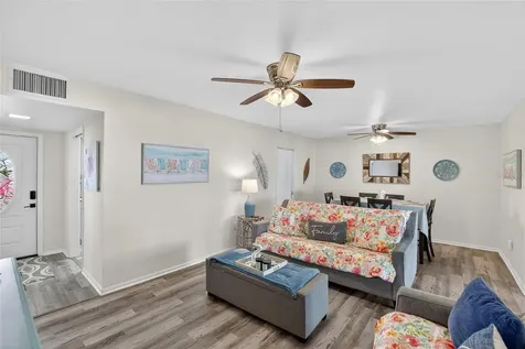 809 Oakmont Avenue Sun City Center FL 33573