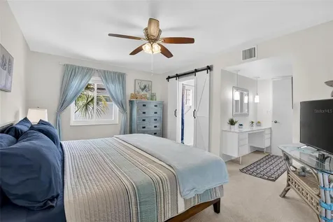 809 Oakmont Avenue Sun City Center FL 33573