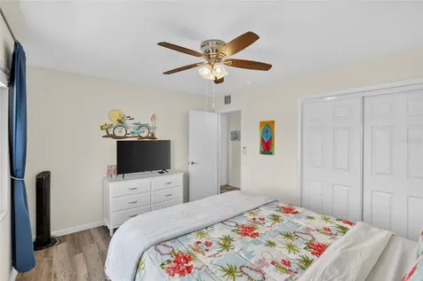 809 Oakmont Avenue Sun City Center FL 33573
