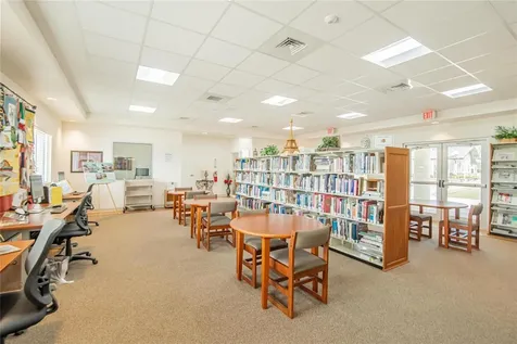 809 Oakmont Avenue Sun City Center FL 33573
