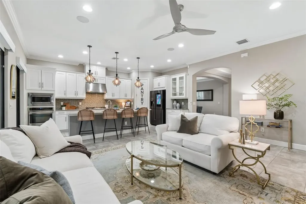 8552 Grand Alberato Road Tampa FL 33647