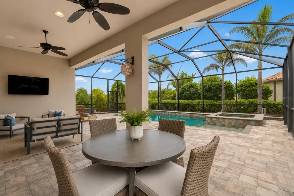 8552 Grand Alberato Road Tampa FL 33647