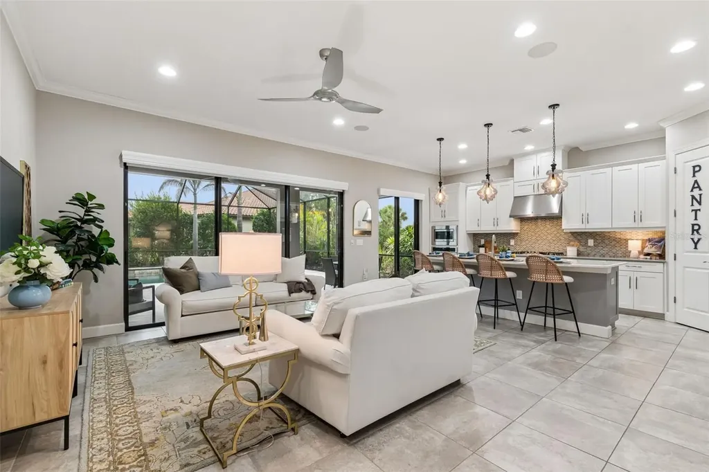 8552 Grand Alberato Road Tampa FL 33647